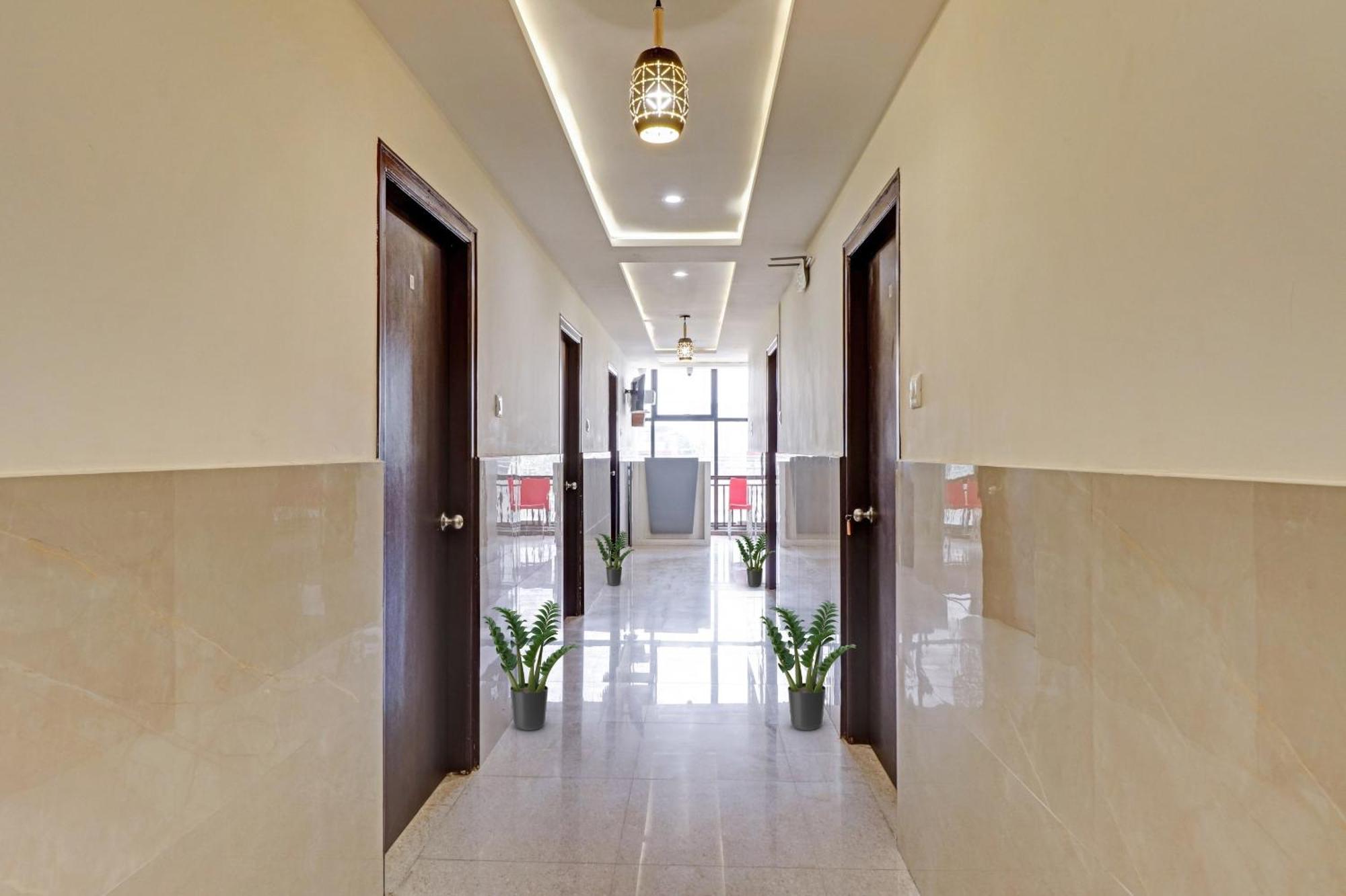 העיר בנגלור Hotel O Gn Nelli Suites מראה חיצוני תמונה